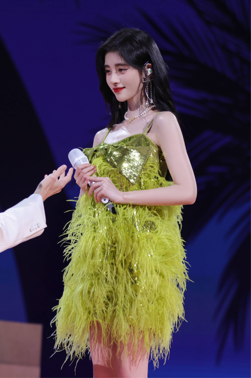 三位女艺人为创造营助演孟美岐存在感低鞠婧祎又赢了