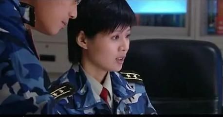 程愫在电视剧《da师》,《狼烟》中扮演的信息大队长"曲颖",让人印象