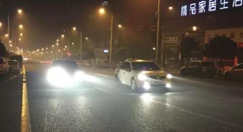 夜间开车的5个驾驶技巧,夜间行车更加安全-新浪汽车