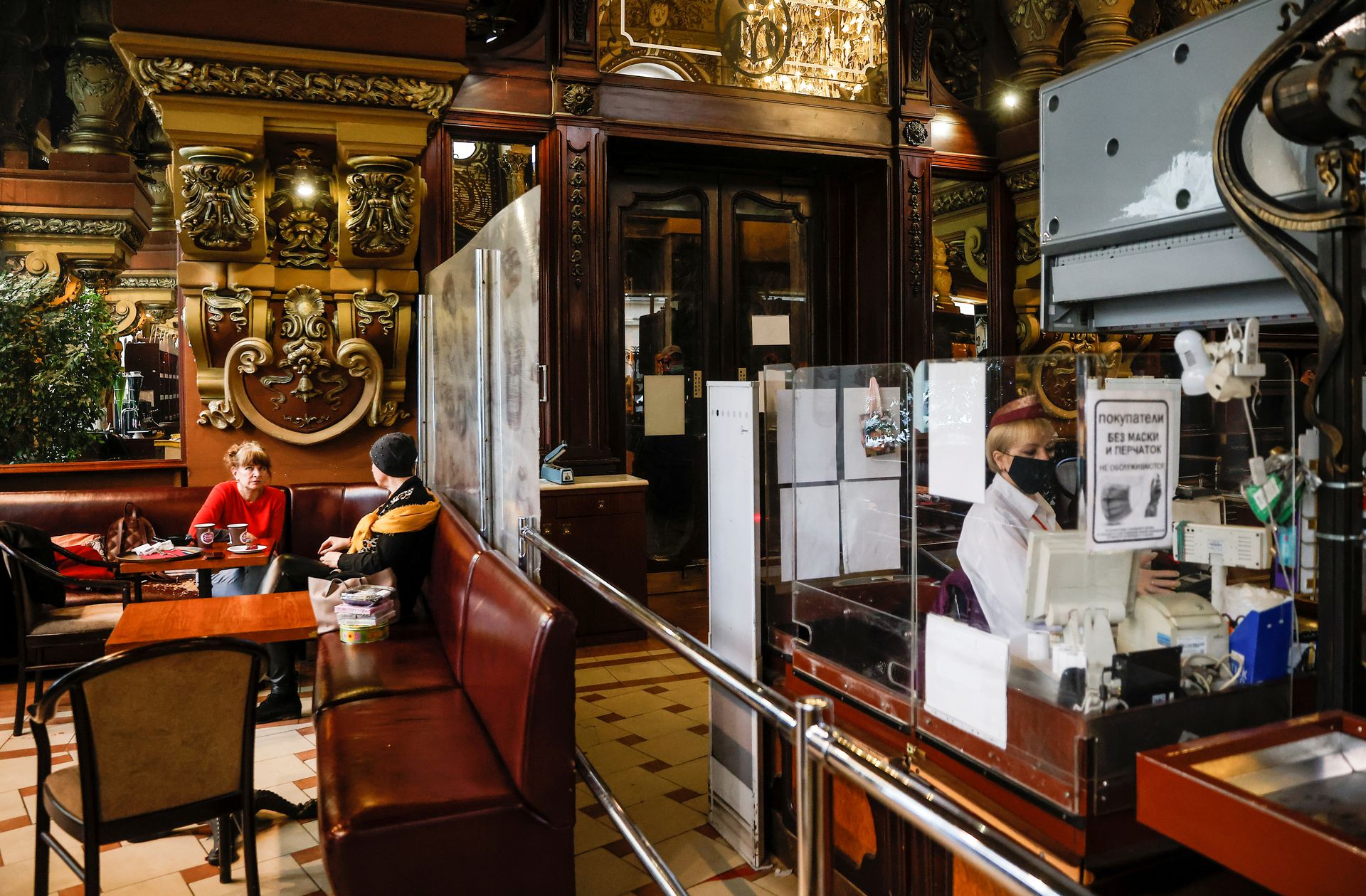 疫情影响下中国游客锐减俄罗斯120年老超市撑不住最终关门