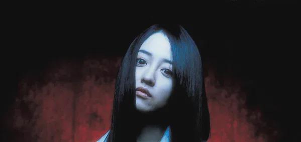 天生自带惊吓眼的女演员演起恐怖片真吓人