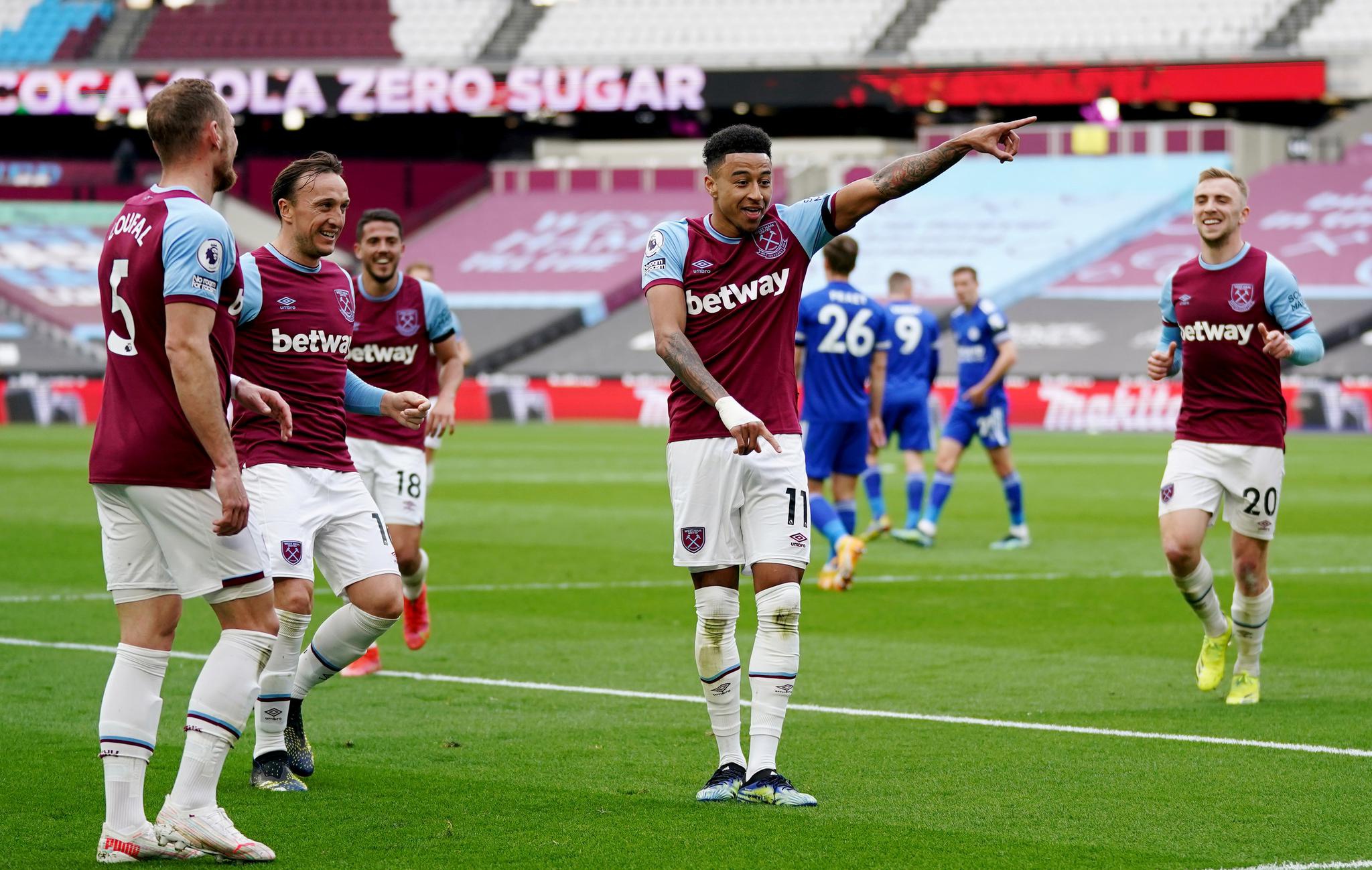 足球——英超:西汉姆联胜莱斯特城