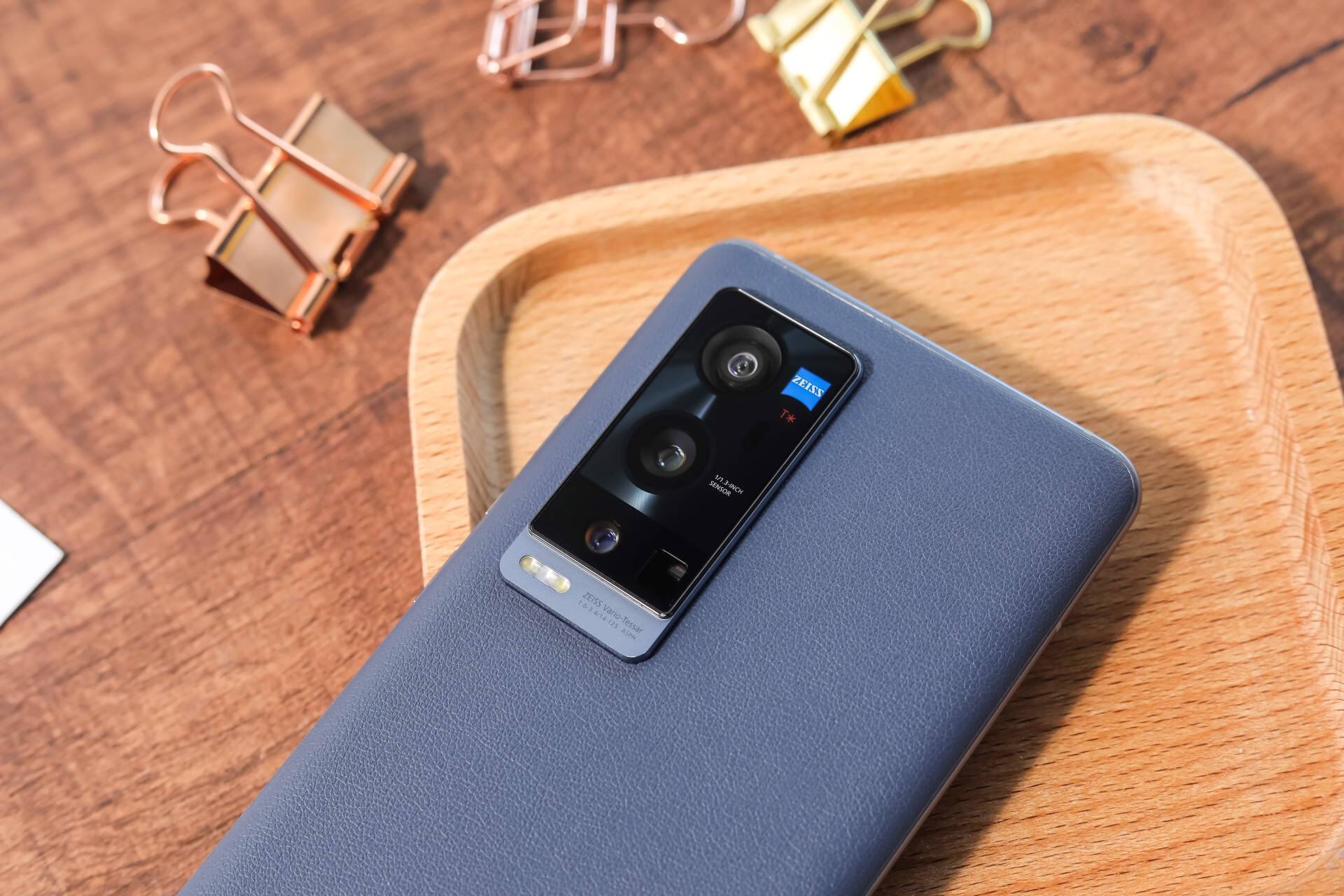 vivo x60 pro 如何推动手机摄影成为了主流?从细节处精心优化