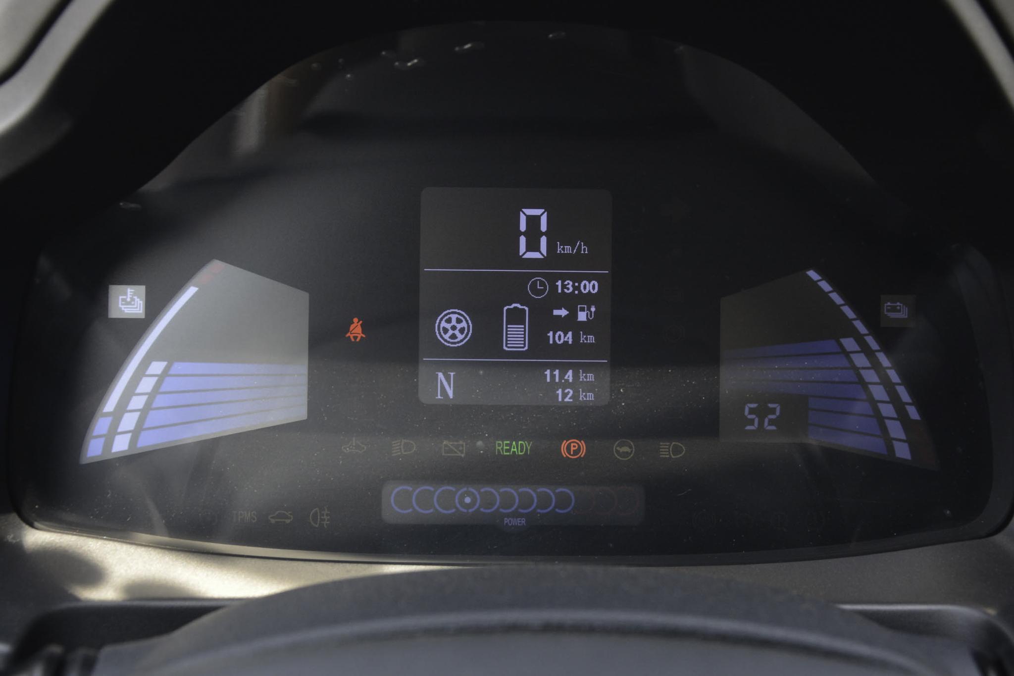 入门纯电动车之间的对决 思皓e10x对比宏光mini ev