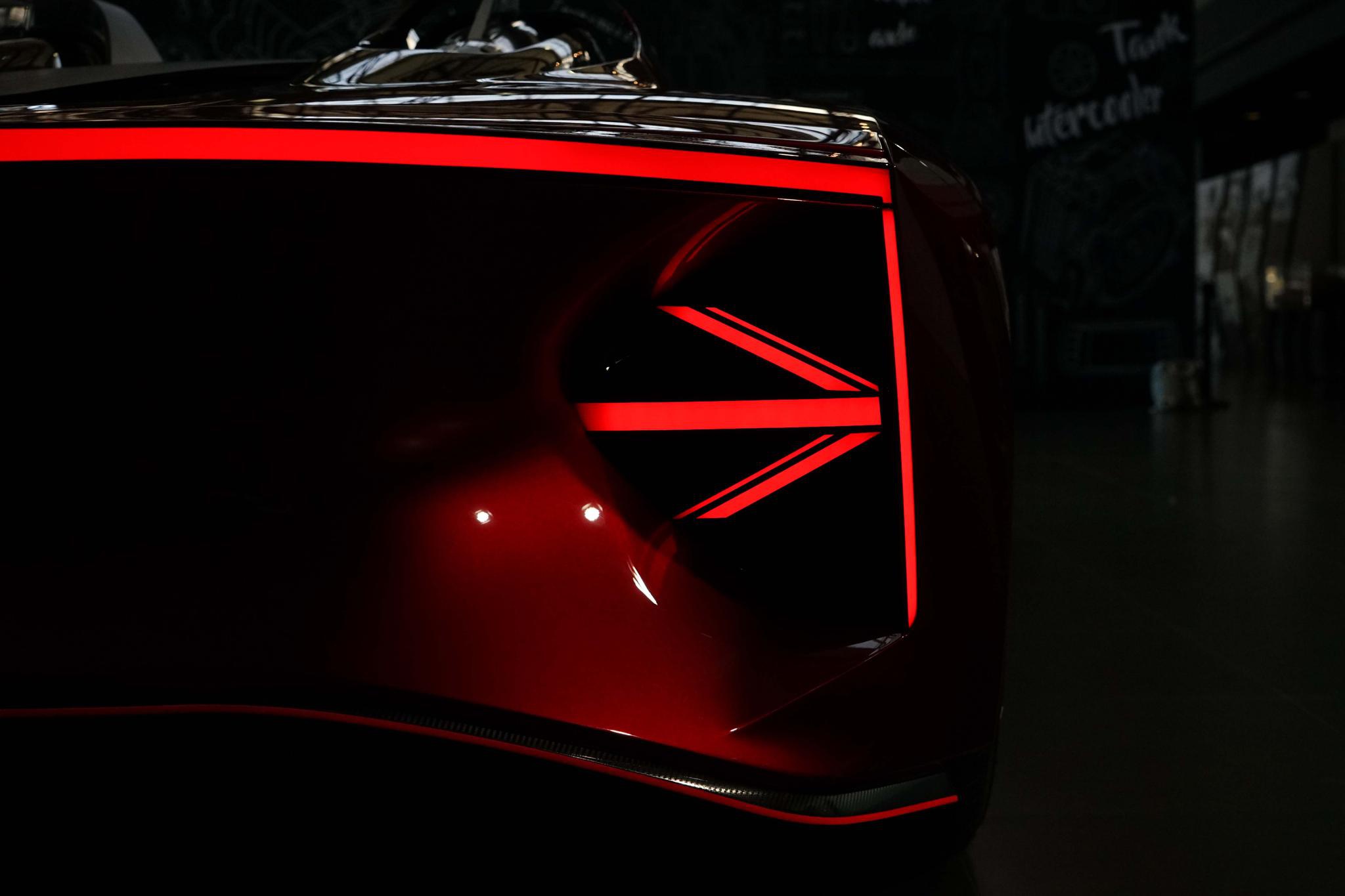 更多细节–静态体验纯电超跑mgcyberster