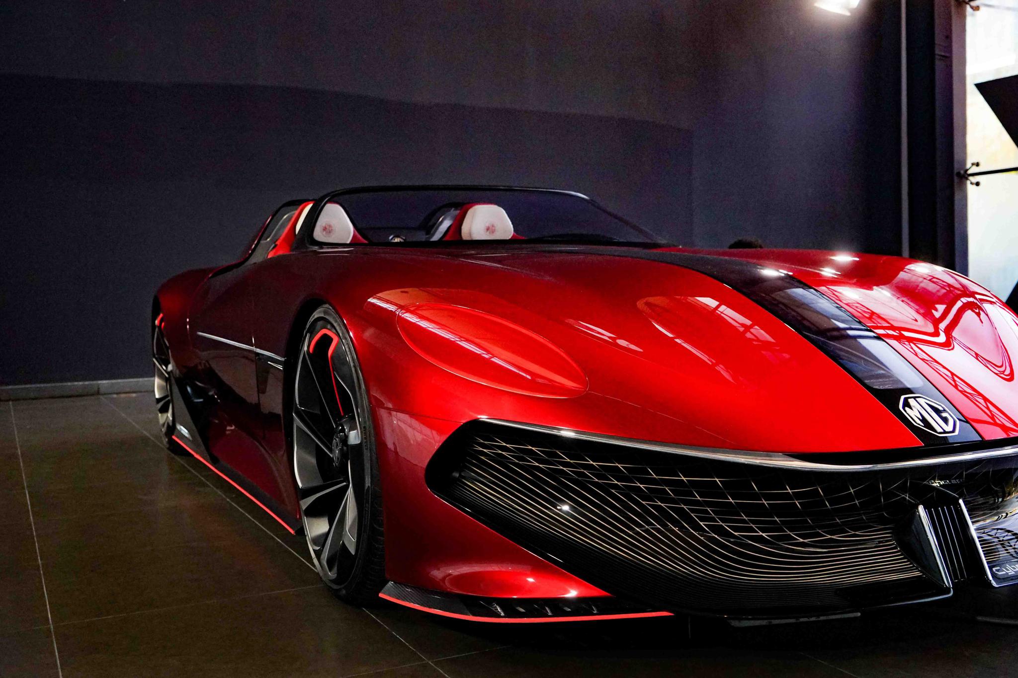 更多细节–静态体验纯电超跑mgcyberster