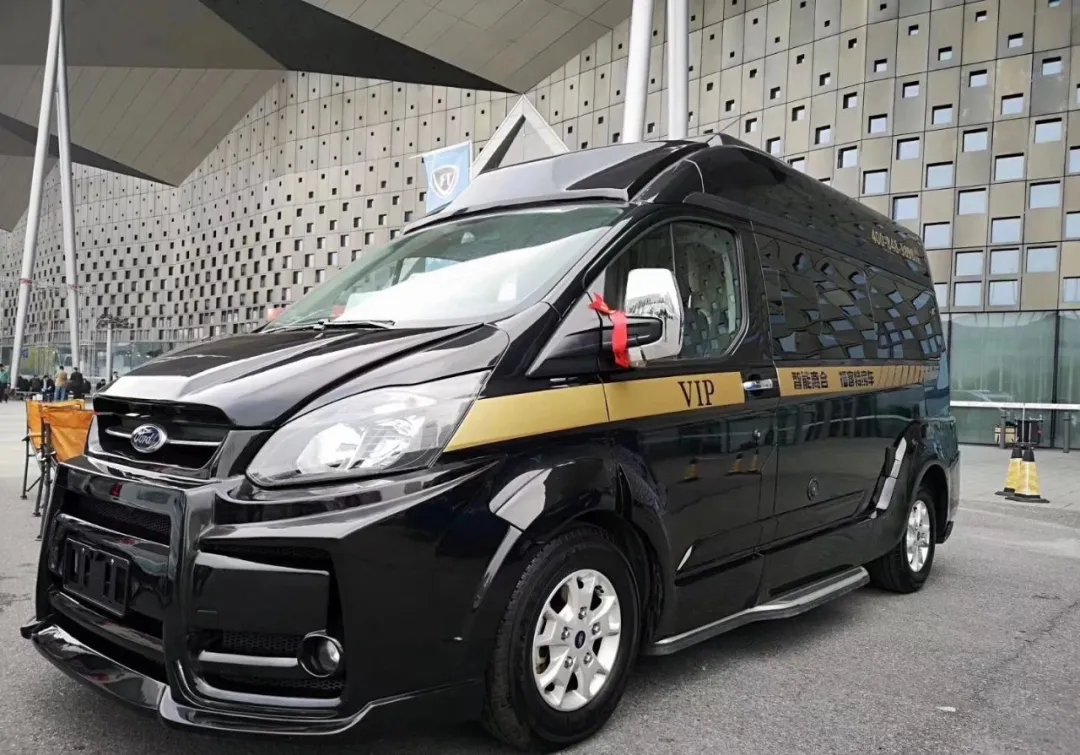 福客特黑骑士六座四卧商务房车一秒变床