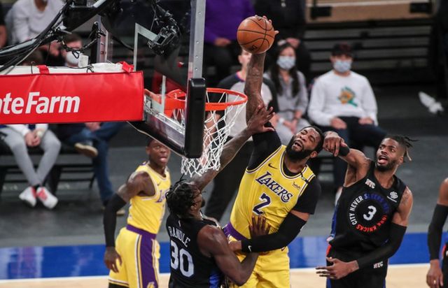 1.5个胜场!大莫17+4庄神划水,谁注意尼克斯篮板,湖人真没办法休闲区蓝鸢梦想 - Www.slyday.coM