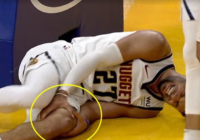 穆雷受伤5人围拢在他身边谁注意库里的举动格林都不敢直视