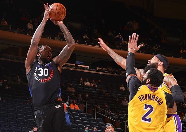 库兹马在场狂输26分！湖人两中锋7投仅3分，纽约新星34+10弑旧主休闲区蓝鸢梦想 - Www.slyday.coM