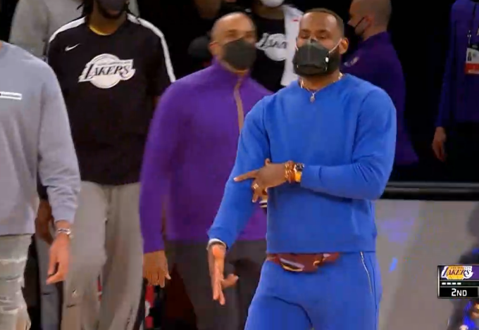 库兹马在场狂输26分！湖人两中锋7投仅3分，纽约新星34+10弑旧主休闲区蓝鸢梦想 - Www.slyday.coM