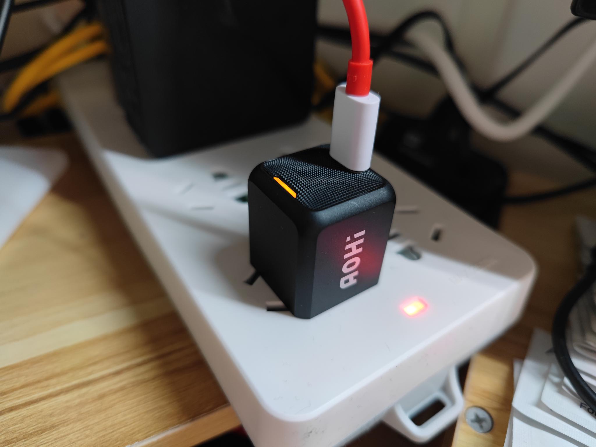 aohimagcube30w微型大功率充电器充电黑科技体验