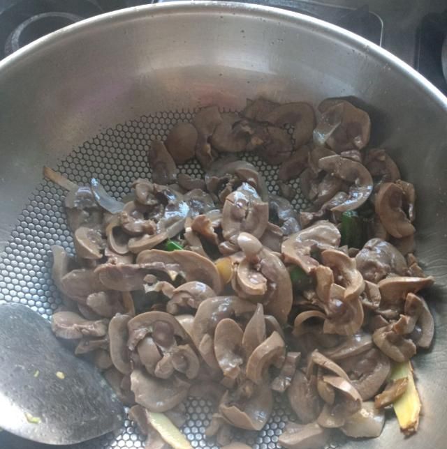 腰膝酸软的老人要多吃这种食物,改善腰膝不适,增加身体抵抗力休闲区蓝鸢梦想 - Www.slyday.coM 腰膝酸软的老人要多吃这种食物,改善腰膝不适,增加身体抵抗力休闲区蓝鸢梦想 - Www.slyday.coM