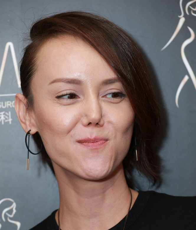 "最美亚姐"韩君婷宣布破产!欠款高达40万,摔歪鼻子上镜变难看