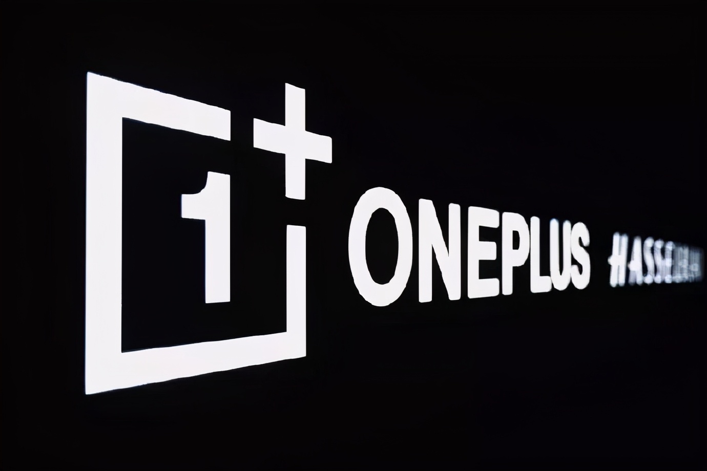 紧接着,一加"追"到了哈苏,使得全新的一加9系列在影像方面突飞猛进