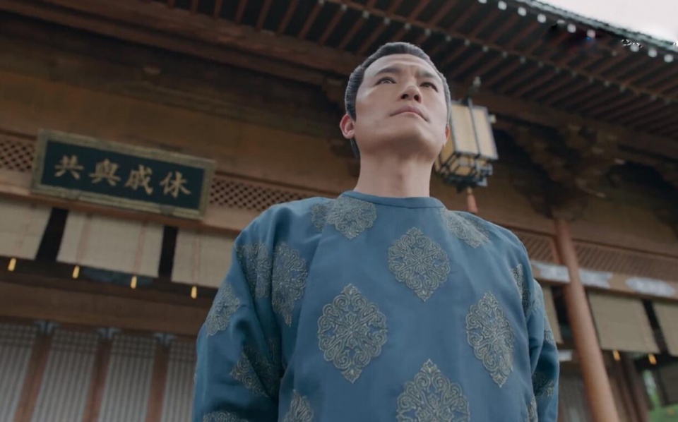 导演倒是一视同仁,耿乐饰演的李世民,也有很多仰拍,让我一度以为导演