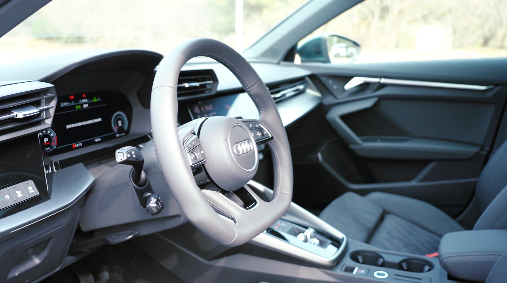 年轻人的购车首选 全新奥迪a3l变化不止一点