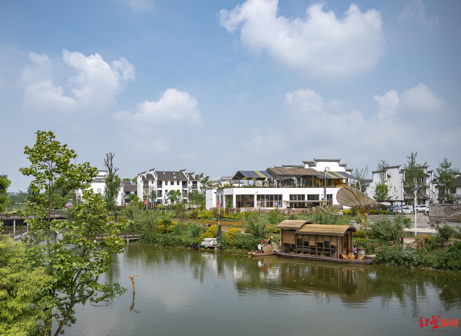 红星深度|铁牛村来了50个"斜杠"村民