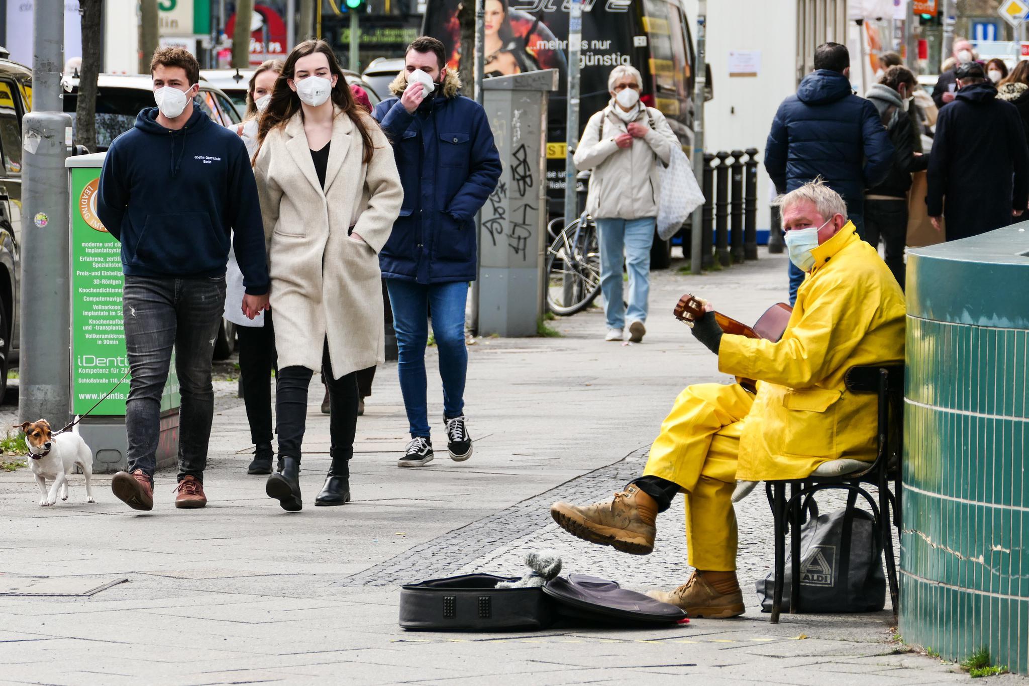德国累计新冠确诊病例超过300万例|新冠肺炎_新浪新闻