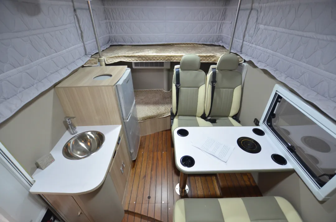 齐星dmax单排越野房车保温升顶结构通过性强动力充沛多布局