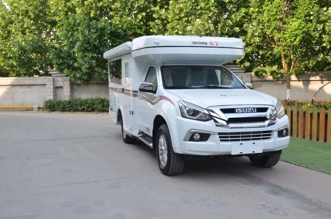齐星dmax单排越野房车保温升顶结构通过性强动力充沛多布局