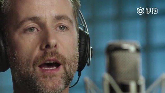 在史诗级电影《指环王》三部曲里扮演pippin的billy