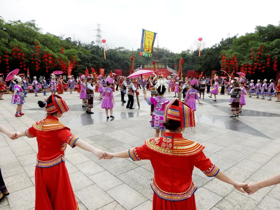全程高能广西三月三主会场青秀山还能这么玩