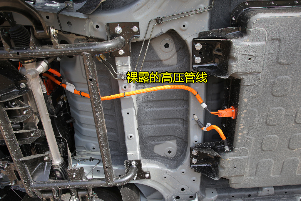 将成本控制到极限 宏光miniev车顶地板底盘结构篇