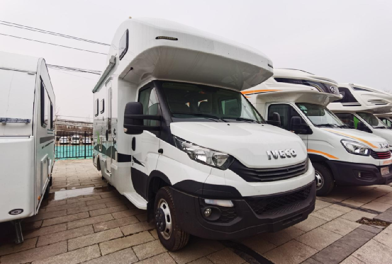 意大利进口依维柯底盘c型房车内饰风格新升级售价60万起