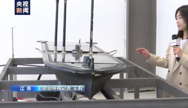 江苏渔民从海里捞出一个小船，不料竟是境外用来搜集情报的装置休闲区蓝鸢梦想 - Www.slyday.coM