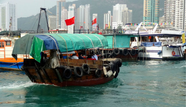 丈夫因病去世,俩大儿子也意外去世,她却把小儿子培养成千亿富豪休闲区蓝鸢梦想 - Www.slyday.coM 丈夫因病去世,俩大儿子也意外去世,她却把小儿子培养成千亿富豪休闲区蓝鸢梦想 - Www.slyday.coM