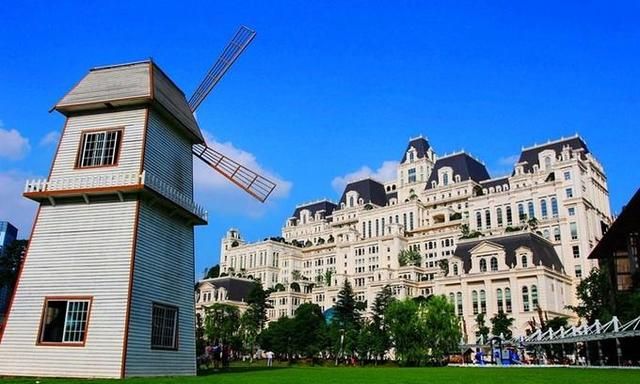 耗300亿!贵阳“超大”公园火了,面积比人民广场大3倍,全天开放休闲区蓝鸢梦想 - Www.slyday.coM 耗300亿!贵阳“超大”公园火了,面积比人民广场大3倍,全天开放休闲区蓝鸢梦想 - Www.slyday.coM