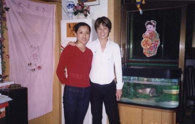 贾秀全这位昔日的国足大佬,能够一心扑在女足事业上,跟他的妻子是一名