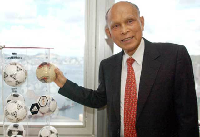 丈夫因病去世,俩大儿子也意外去世,她却把小儿子培养成千亿富豪休闲区蓝鸢梦想 - Www.slyday.coM 丈夫因病去世,俩大儿子也意外去世,她却把小儿子培养成千亿富豪休闲区蓝鸢梦想 - Www.slyday.coM