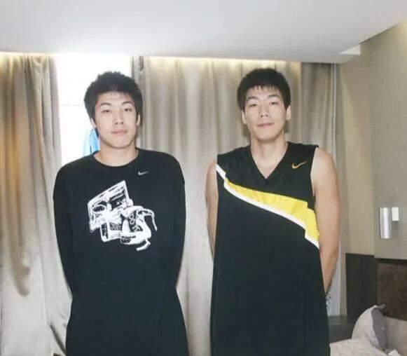 答球迷为何cba双胞胎球员任骏飞与任骏威如今的境况越发不同