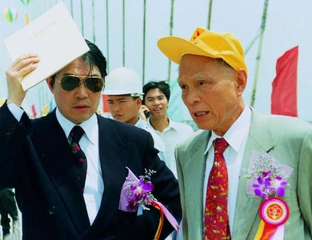 丈夫因病去世,俩大儿子也意外去世,她却把小儿子培养成千亿富豪休闲区蓝鸢梦想 - Www.slyday.coM 丈夫因病去世,俩大儿子也意外去世,她却把小儿子培养成千亿富豪休闲区蓝鸢梦想 - Www.slyday.coM