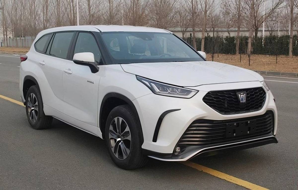 稳了,丰田首款"皇冠"标suv要来了,名为陆放,或25万值吗?-新浪汽车