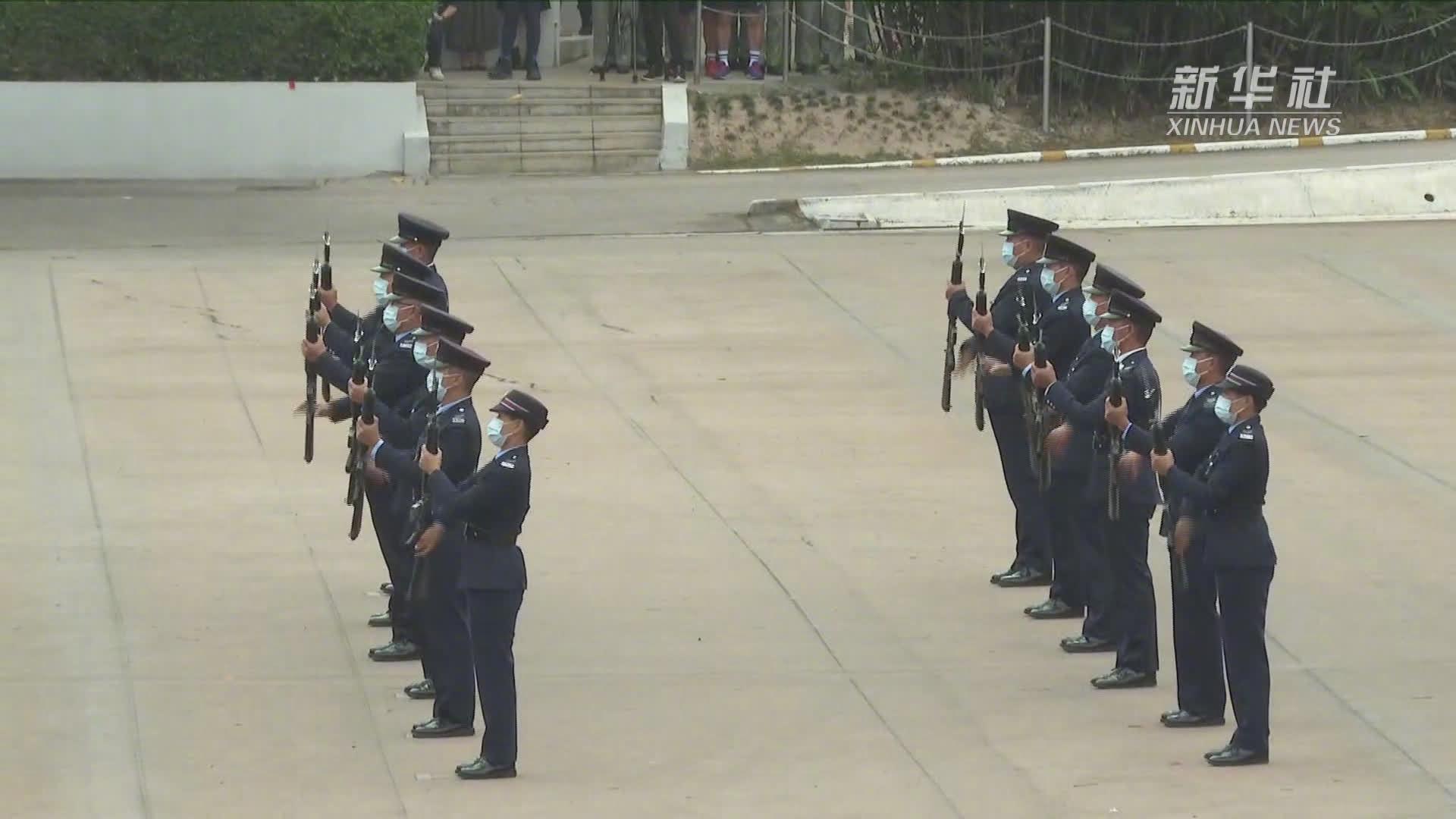 香港警察首次以中式步操亮相