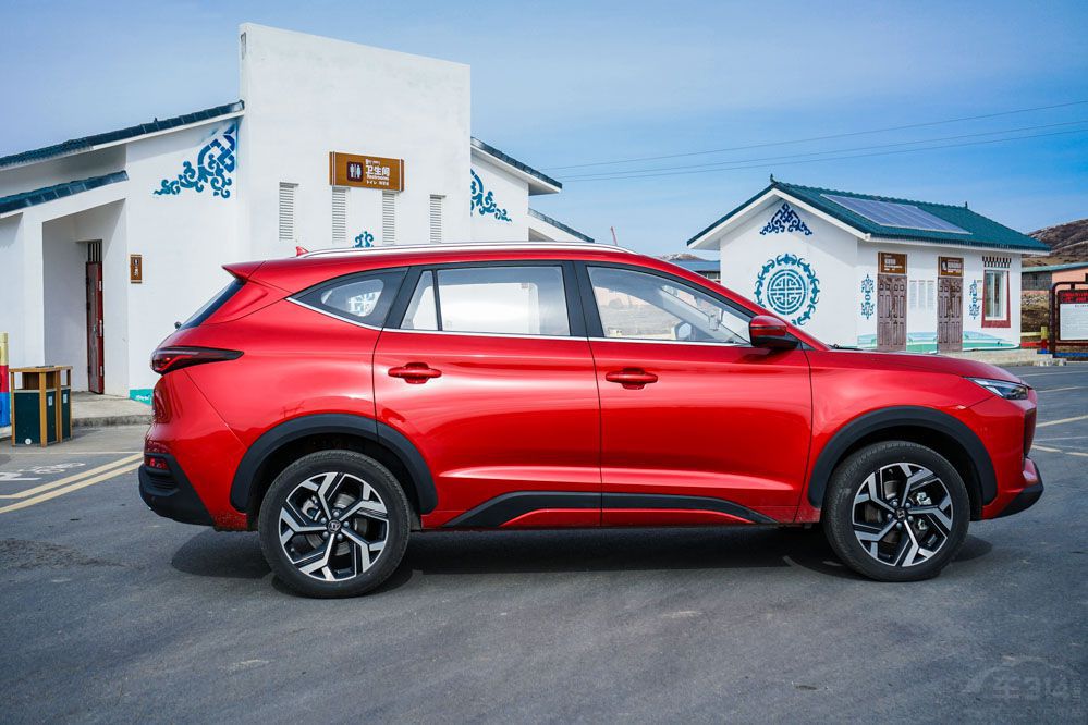 家用SUV怎么选？选择RAV4的时代已经过去了