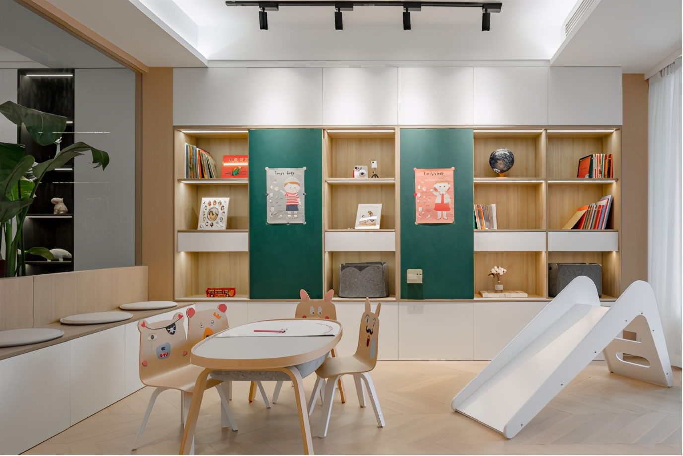 亲子宅,客厅"挤"出个儿童区,创意童趣实用一举三得
