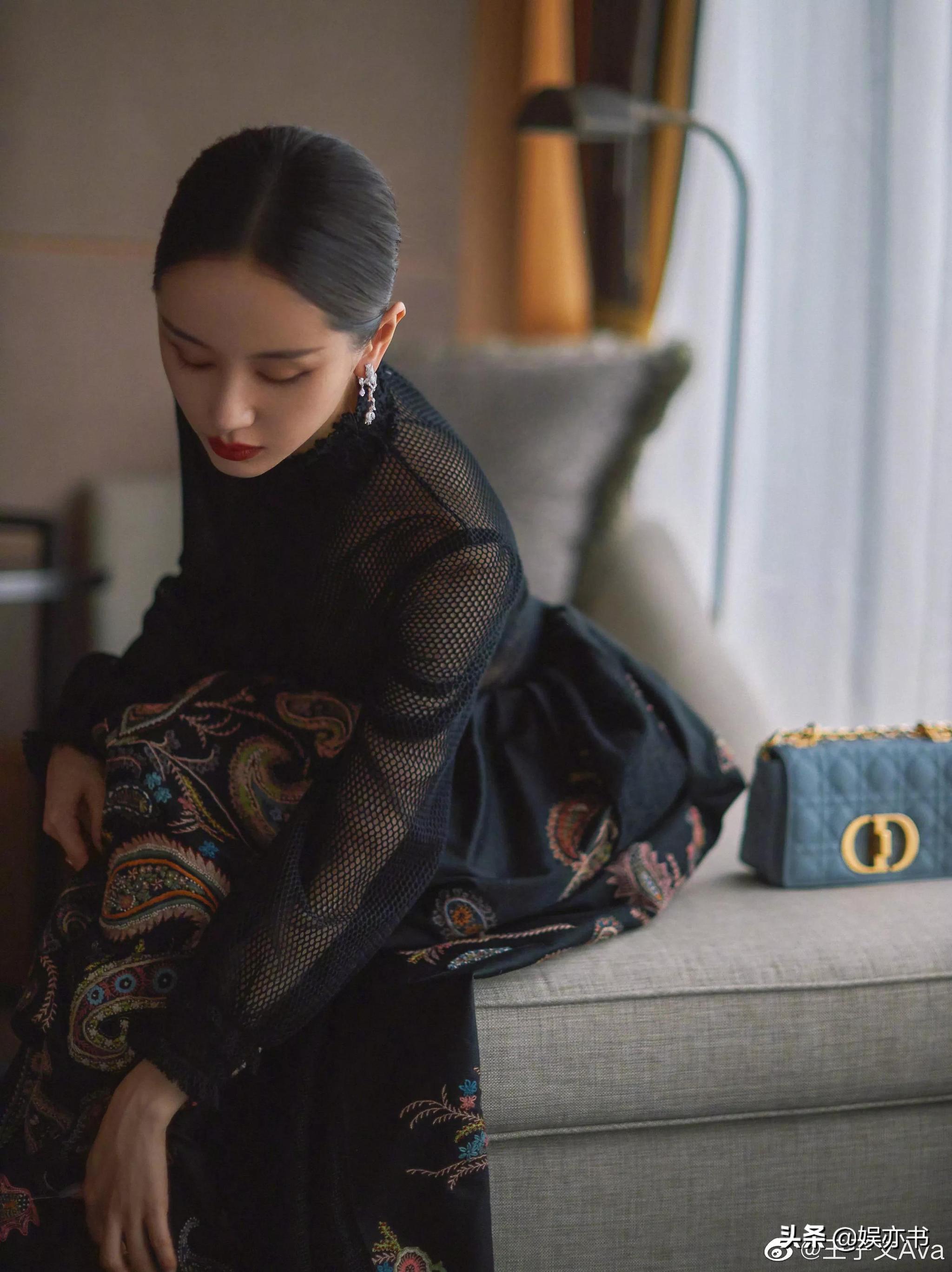 王子文 -黑色薄纱刺绣礼服裙,复古优雅,精致从容