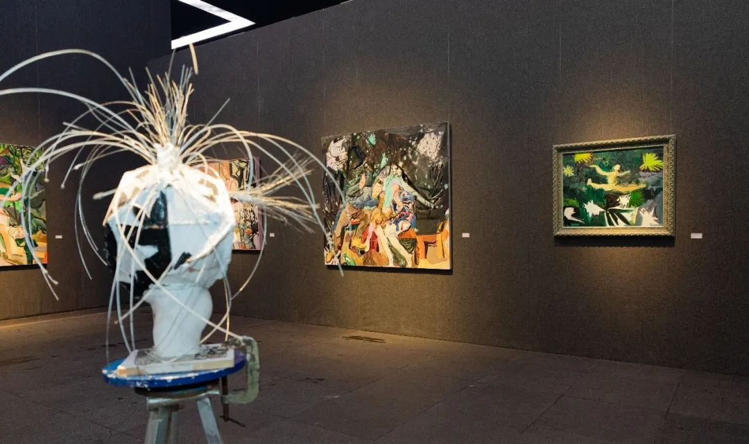 闫平万簇生成艺术展在山东美术馆展出