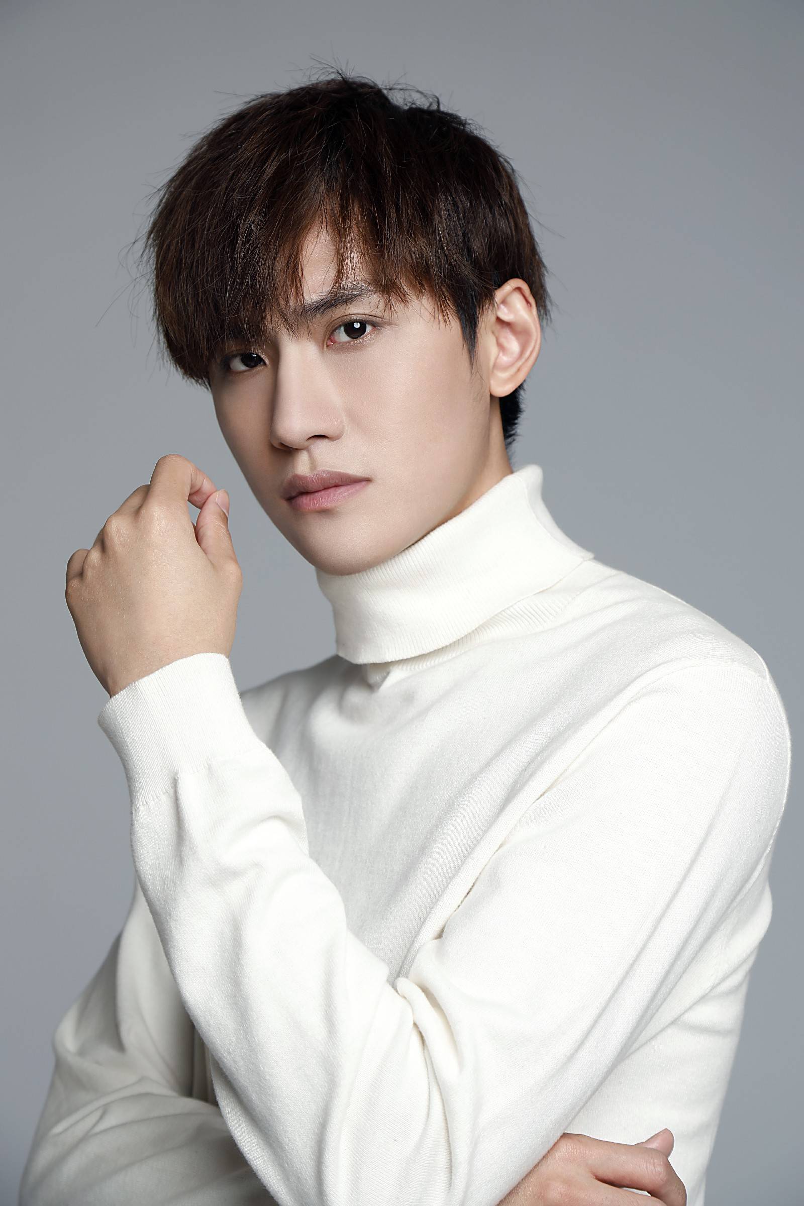 《亲爱的柠檬精先生》里,陈品延饰演男主路南,凭借优质的外形和自然的