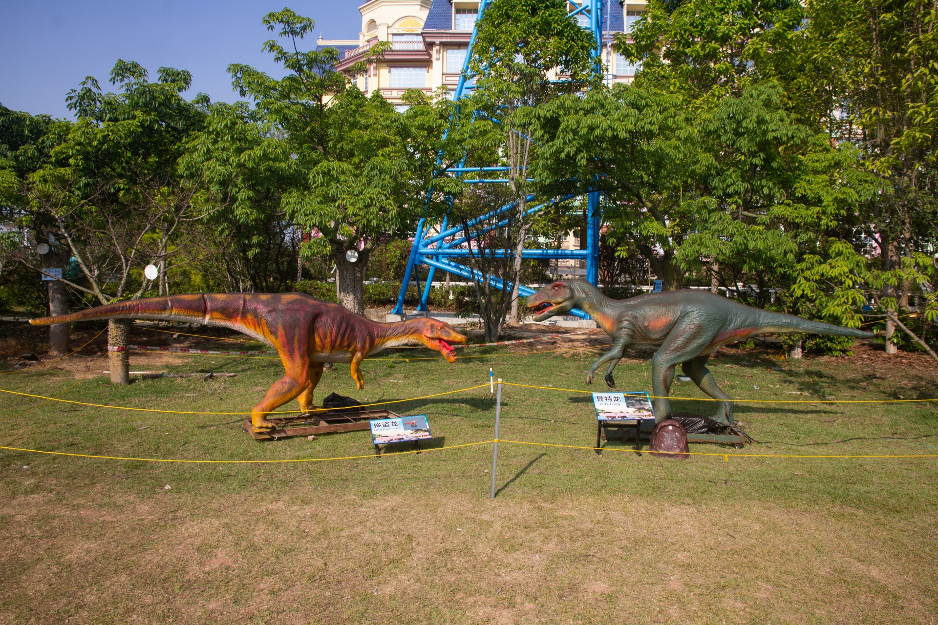 广州南沙新开一个恐龙公园十几只恐龙能吼能叫还会动