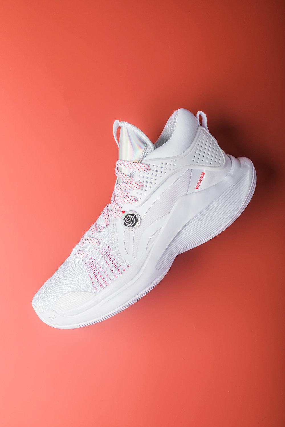 时隔9年等来的李宁全新签名鞋抢先上脚