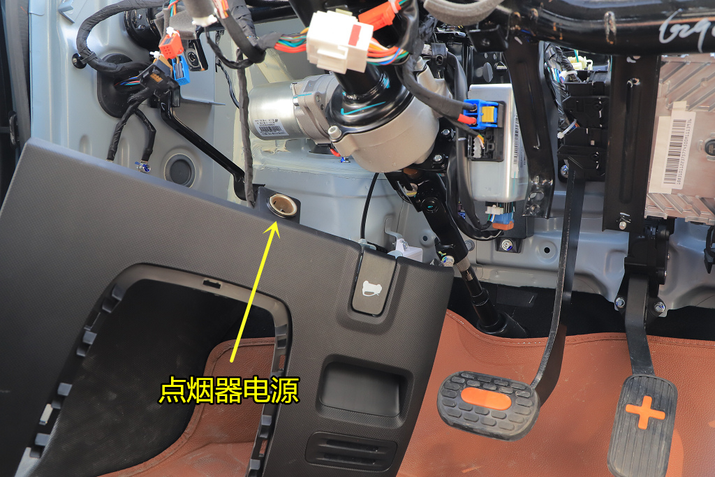 宏光miniev没有点烟器电源,无法连接行车记录仪,这确实是冤枉五菱了