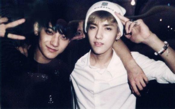 吴亦凡和曾经的好兄弟黄子韬的亲密合照|好兄弟|黄子韬|吴亦凡_新浪