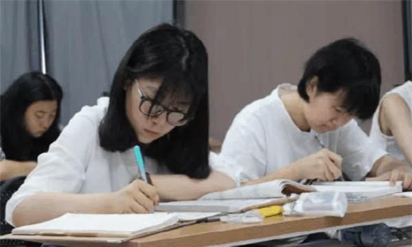 多所高校取消“校考”,艺考之路变窄了?文化课门槛逐步提高休闲区蓝鸢梦想 - Www.slyday.coM