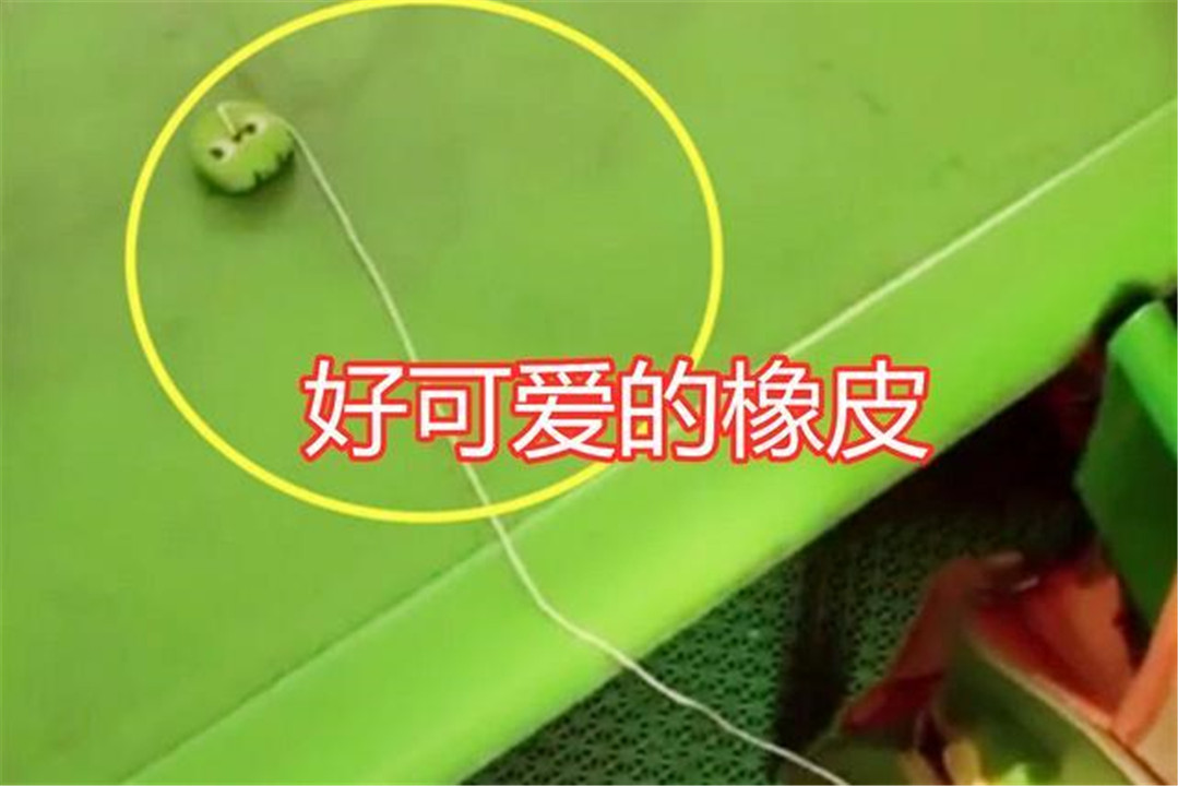 孩子书包上有一根白绳,幼儿园老师很好奇,拽出后称赞:家长有才休闲区蓝鸢梦想 - Www.slyday.coM 孩子书包上有一根白绳,幼儿园老师很好奇,拽出后称赞:家长有才休闲区蓝鸢梦想 - Www.slyday.coM