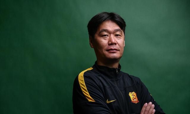 唉!中国足协已作出决定:武汉卓尔比赛不开放,李霄鹏首秀不完美